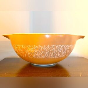 Vintage 1970's Pyrex Woodland Cinderella Bowl 443 2.5L